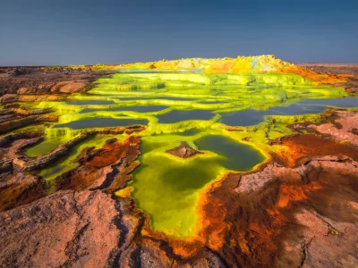 Colourful-Dalol-volcano-in-the-ethiopian-danakil-desert-scaled (1)